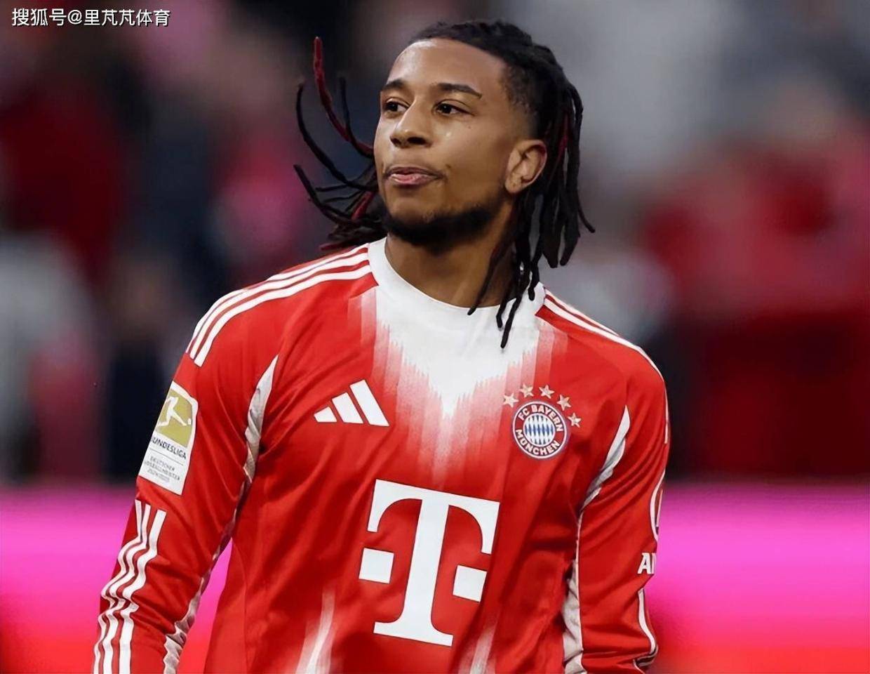 利物浦老队长推三人接班萨拉赫:欧冠顶级边锋,拜仁新“罗贝里”